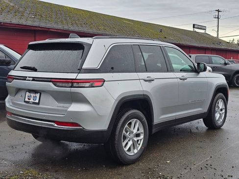 New 2026 Jeep Grand Cherokee Laredo image 8