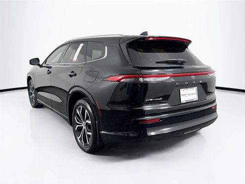 Used 2025 Toyota Crown Signia image 8