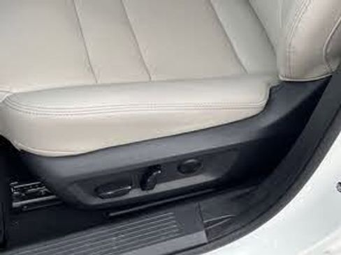 Used 2023 Nissan Rogue SL w/ SL Premium Package FWD image 5