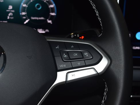 New 2026 Volkswagen Tiguan SE AWD/4WD image 8