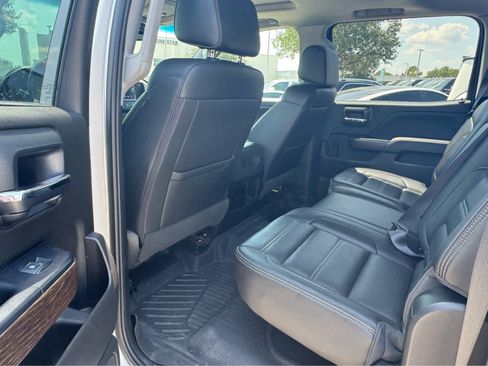 Used 2018 GMC Sierra 2500 Denali w/ Duramax Plus Package AWD/4WD image 5
