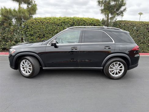 Used 2024 Mercedes-Benz GLE 450e 4MATIC image 3