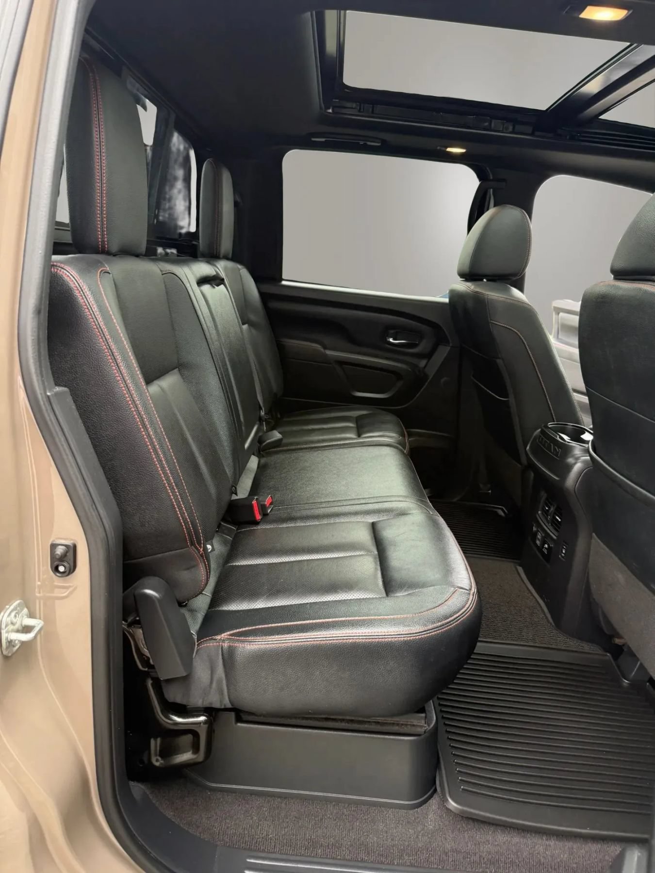 Used 2021 Nissan Titan PRO-4X w/ Pro-4x Convenience Package AWD/4WD image 50