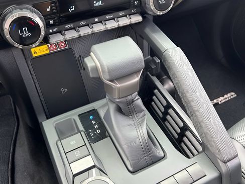 Certified 2025 Toyota Tacoma Limited AWD/4WD image 24
