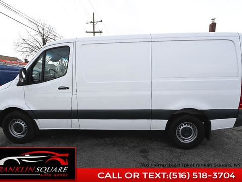 Used 2022 Mercedes-Benz Sprinter 1500 image 6