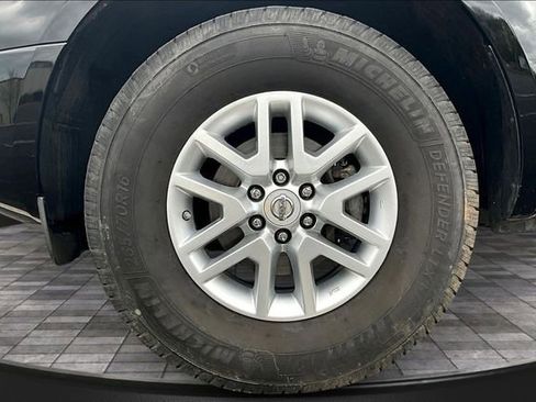 Used 2015 Nissan Frontier SV w/ SV Value Truck Package RWD image 32
