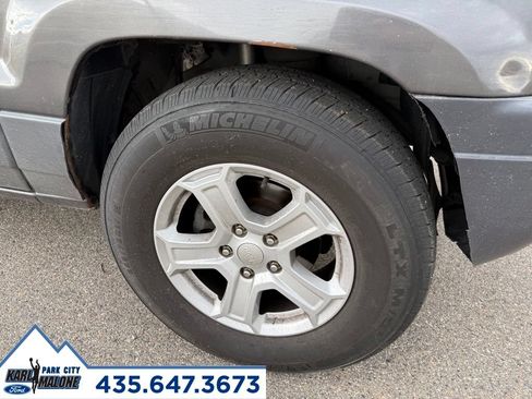 Used 2004 Jeep Grand Cherokee Laredo w/ Convenience Group AWD/4WD image 9