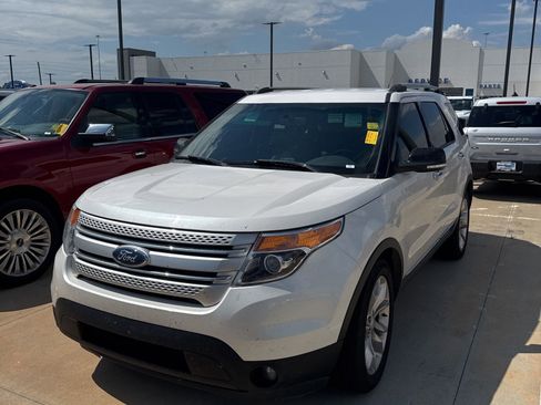 Used 2013 Ford Explorer XLT FWD image 1