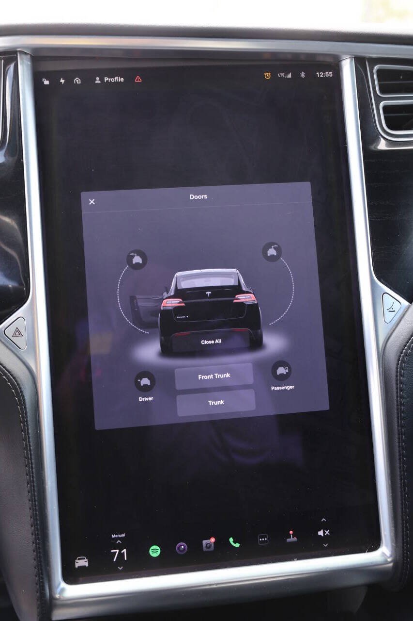 Used 2018 Tesla Model X 75D AWD/4WD image 20