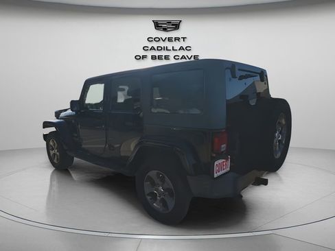 Used 2018 Jeep Wrangler Unlimited Sahara image 7