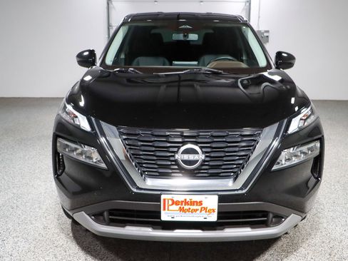 Used 2023 Nissan Rogue SV image 4