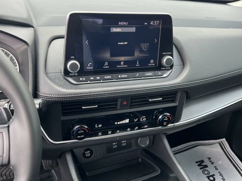 Certified 2025 Nissan Rogue SV FWD image 13
