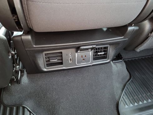 Used 2024 Chevrolet Silverado 1500 LT image 16