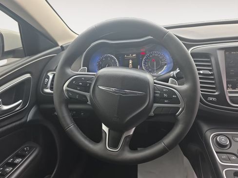 Used 2017 Chrysler 200 Limited Platinum w/ Comfort & Convenience Group FWD image 12