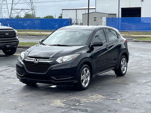 Used 2018 Honda HR-V LX image 5