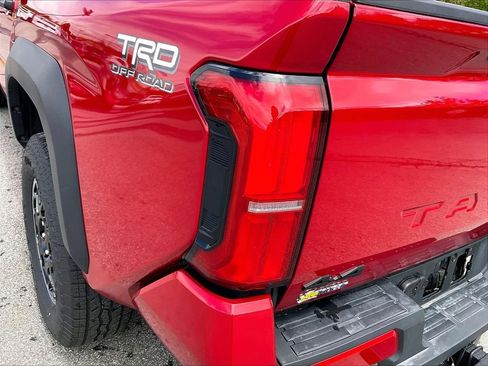 Used 2025 Toyota Tacoma TRD Off-Road AWD/4WD image 31