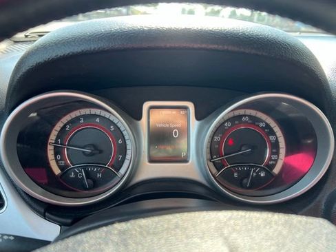 Used 2020 Dodge Journey SE w/ SE Popular Equipment Group FWD image 14