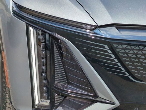 Used 2024 Cadillac Lyriq Sport image 8