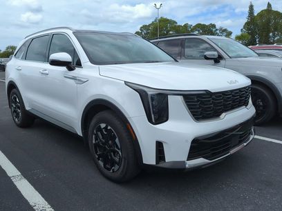 Certified 2025 Kia Sorento S w/ Panoramic Sunroof Package