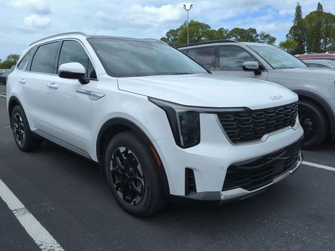 Certified 2025 Kia Sorento S w/ Panoramic Sunroof Package image 1