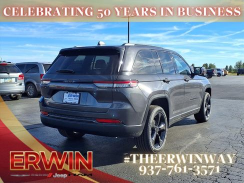 New 2025 Jeep Grand Cherokee Altitude w/ Trailer Tow Package image 3