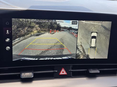 Used 2024 Kia Sportage SX image 19