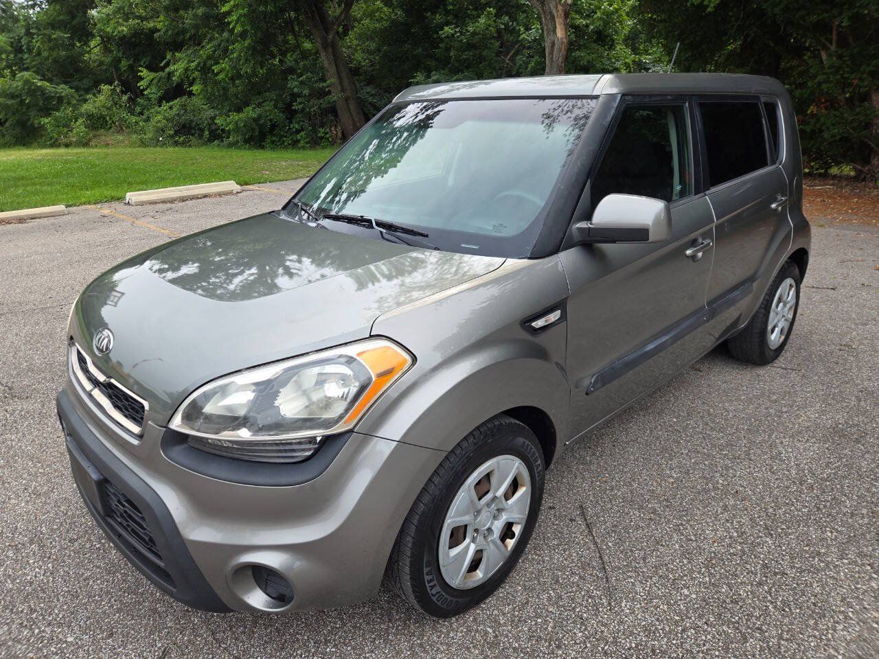 Used 2013 Kia Soul FWD image 3