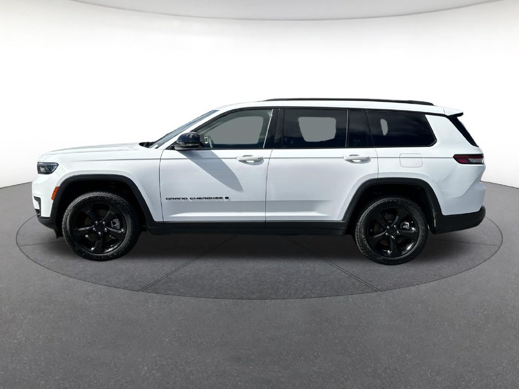 Used 2023 Jeep Grand Cherokee L Laredo AWD/4WD image 2