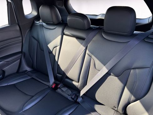 New 2026 Jeep Compass Latitude image 13