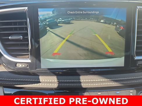 Used 2023 Chrysler Pacifica Limited FWD image 25