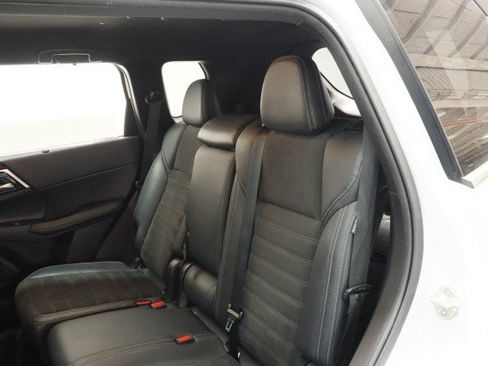 Used 2024 Mitsubishi Outlander SE FWD image 29