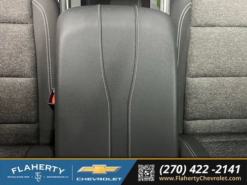 Used 2025 Chevrolet Traverse LT FWD image 31