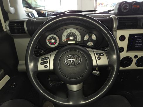 Used 2014 Toyota FJ Cruiser 4WD w/ Upgrade Package image 35