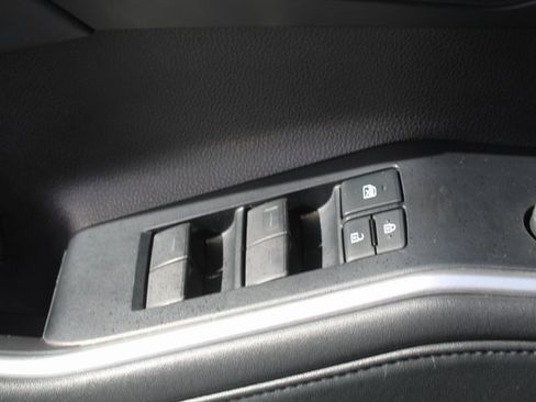 Used 2021 Toyota Highlander XSE image 39