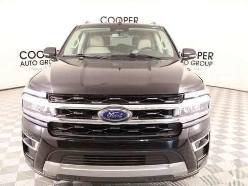 Used 2024 Ford Expedition Limited image 10