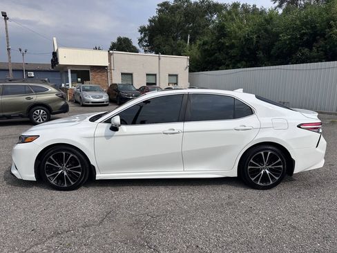 Used 2020 Toyota Camry SE w/ Audio Package AWD/4WD image 4