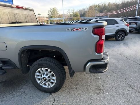 Used 2025 Chevrolet Silverado 2500 LT w/ Convenience Package image 8