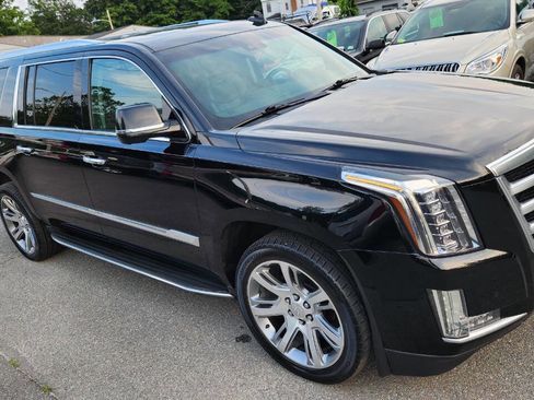 Used 2015 Cadillac Escalade ESV Luxury image 19