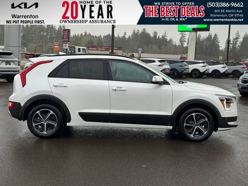 New 2025 Kia Niro EX image 9