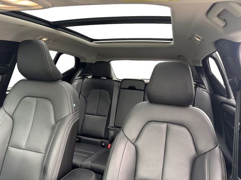 Certified 2025 Volvo XC40 B5 Core AWD/4WD image 23