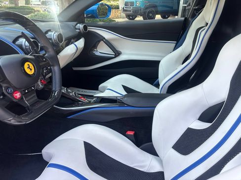 Used 2022 Ferrari 812 GTS RWD image 5