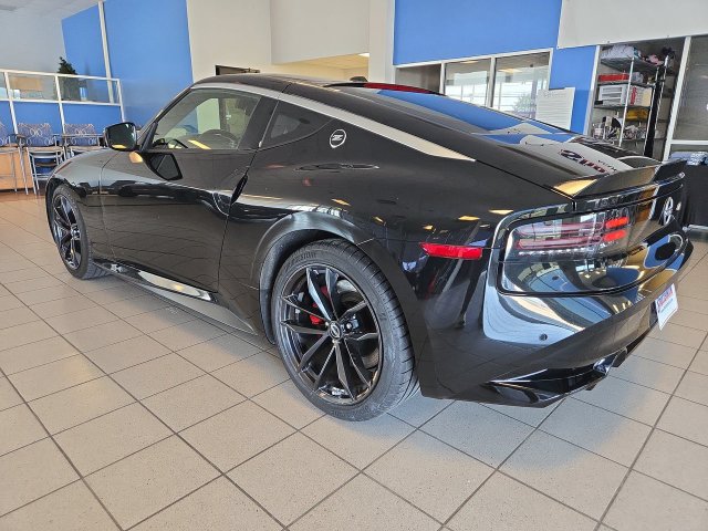 Used 2025 Nissan Z Performance w/ Floor Mat Package RWD image 6