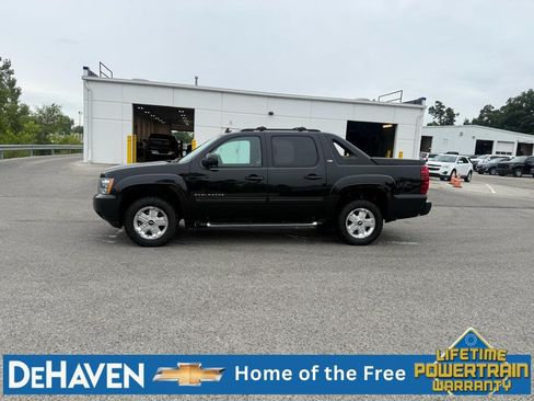 Used 2012 Chevrolet Avalanche LT w/ Suspension Package, Off-Road AWD/4WD image 3