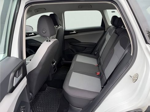 Used 2022 Volkswagen Taos S image 31