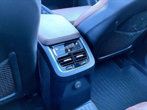 Used 2023 Volvo XC90 T8 Ultimate w/ Protection Package Premier image 38