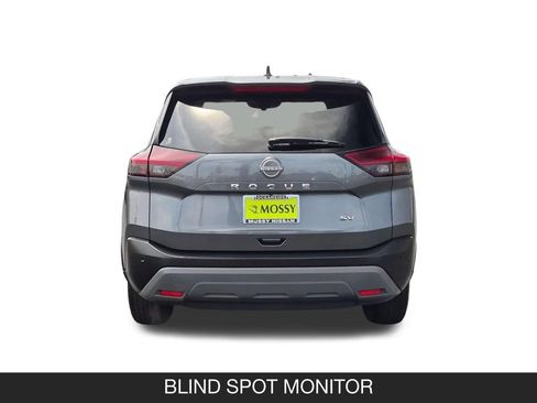 Used 2023 Nissan Rogue SV FWD image 9