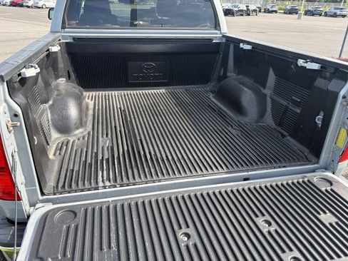 Used 2019 Toyota Tundra SR5 w/ SR5 Upgrade Package AWD/4WD image 8