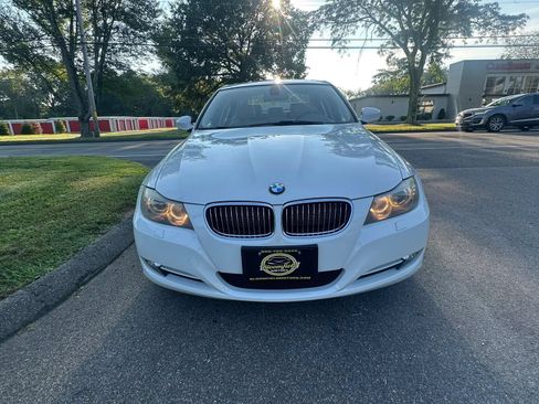 Used 2011 BMW 335i xDrive Sedan AWD/4WD image 2