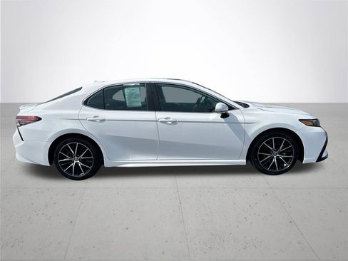 Used 2023 Toyota Camry SE AWD/4WD image 6