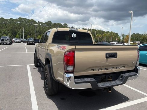 Used 2018 Toyota Tacoma TRD Off-Road AWD/4WD image 3